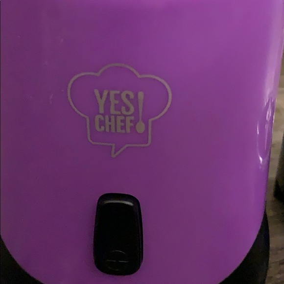 Travel blender NWOT💋4w/lips for $20💋 - Picture 2 of 3